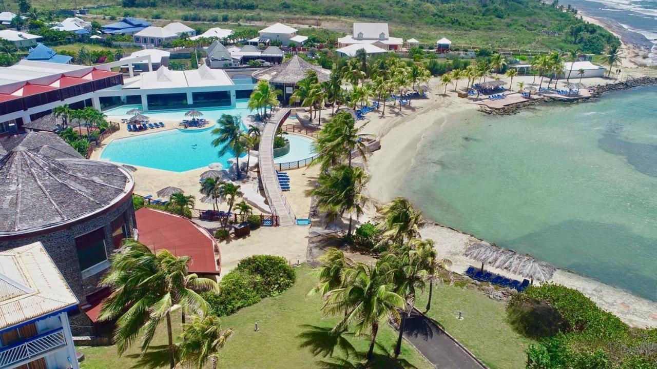 Tres Bel Appartement Avec Vue Mer, Acces Direct A La Plage Et Piscine Surveillee Сен Франсоа Екстериор снимка